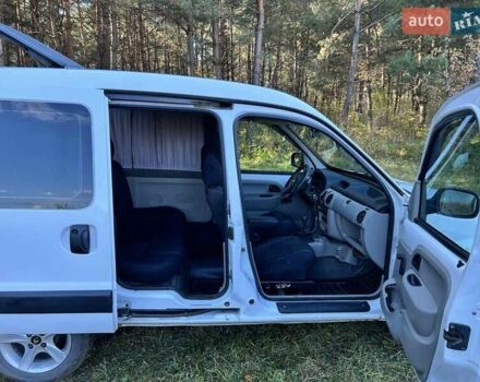 Рено Кєнгу 2003 у Чернівцях на Automoto.ua Білий Рено Кєнгу, об'ємом двигуна 1.5 л та пробігом 316 тис. км за 3400 $, фото 27 на Automoto.ua