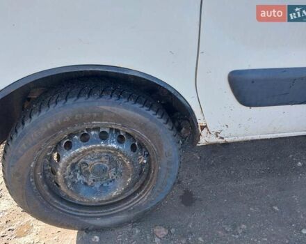 Белый Рено Кенгу, объемом двигателя 1.87 л и пробегом 280 тыс. км за 1700 $, фото 2 на Automoto.ua