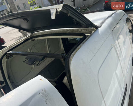 Белый Рено Кенгу, объемом двигателя 1.9 л и пробегом 301 тыс. км за 3800 $, фото 2 на Automoto.ua