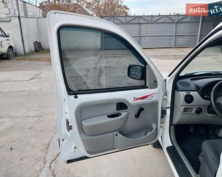 Белый Рено Кенгу, объемом двигателя 1.46 л и пробегом 218 тыс. км за 4000 $, фото 12 на Automoto.ua