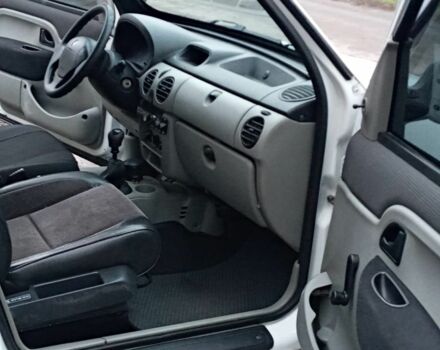 Белый Рено Кенгу, объемом двигателя 1.5 л и пробегом 196 тыс. км за 3100 $, фото 16 на Automoto.ua