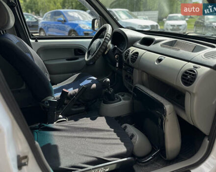 Белый Рено Кенгу, объемом двигателя 1.5 л и пробегом 245 тыс. км за 4999 $, фото 36 на Automoto.ua