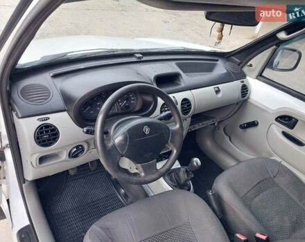 Белый Рено Кенгу, объемом двигателя 1.46 л и пробегом 218 тыс. км за 4000 $, фото 14 на Automoto.ua
