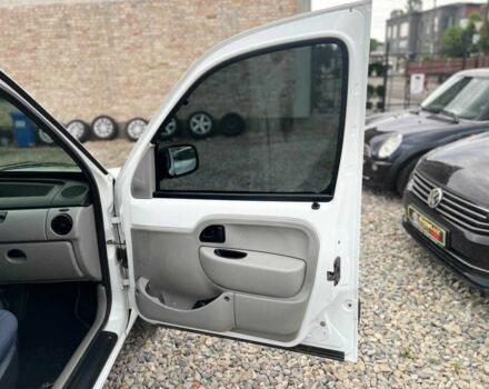 Белый Рено Кенгу, объемом двигателя 1.6 л и пробегом 230 тыс. км за 4999 $, фото 20 на Automoto.ua