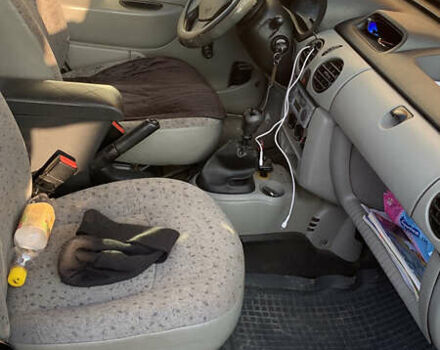 Рено Кенгу 2004 в Тячеве на Automoto.ua Белый Рено Кенгу, объемом двигателя 1.5 л и пробегом 273 тыс. км за 3800 $, фото 2 на Automoto.ua