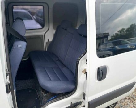 Белый Рено Кенгу, объемом двигателя 1.6 л и пробегом 230 тыс. км за 4999 $, фото 13 на Automoto.ua