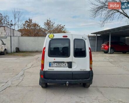 Белый Рено Кенгу, объемом двигателя 1.46 л и пробегом 218 тыс. км за 4000 $, фото 6 на Automoto.ua