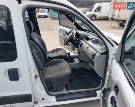 Белый Рено Кенгу, объемом двигателя 1.46 л и пробегом 218 тыс. км за 4000 $, фото 16 на Automoto.ua