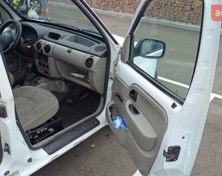 Белый Рено Кенгу, объемом двигателя 1.5 л и пробегом 256 тыс. км за 3900 $, фото 4 на Automoto.ua