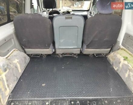 Белый Рено Кенгу, объемом двигателя 1.2 л и пробегом 390 тыс. км за 2500 $, фото 4 на Automoto.ua