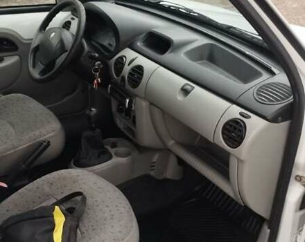 Белый Рено Кенгу, объемом двигателя 1.46 л и пробегом 185 тыс. км за 4000 $, фото 6 на Automoto.ua