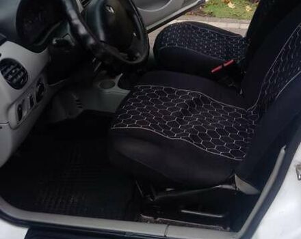 Белый Рено Кенгу, объемом двигателя 1.46 л и пробегом 289 тыс. км за 3500 $, фото 3 на Automoto.ua