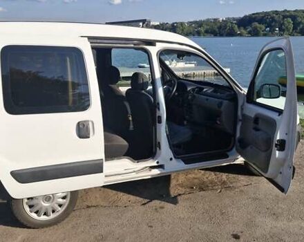 Белый Рено Кенгу, объемом двигателя 1.5 л и пробегом 259 тыс. км за 3250 $, фото 4 на Automoto.ua