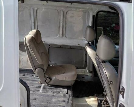 Белый Рено Кенгу, объемом двигателя 1.4 л и пробегом 387 тыс. км за 2900 $, фото 2 на Automoto.ua