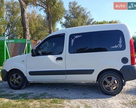 Белый Рено Кенгу, объемом двигателя 1.5 л и пробегом 200 тыс. км за 4400 $, фото 4 на Automoto.ua