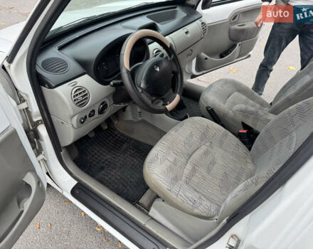 Рено Кенгу 2006 в Житомире на Automoto.ua Белый Рено Кенгу, объемом двигателя 1.46 л и пробегом 254 тыс. км за 3999 $, фото 21 на Automoto.ua