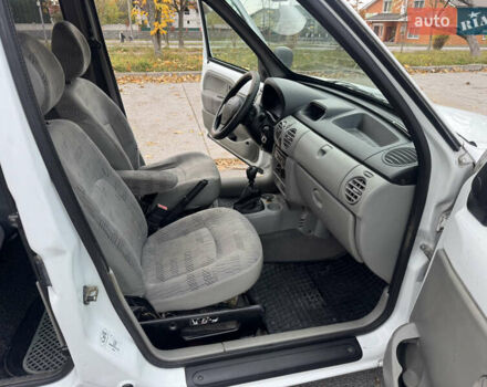 Рено Кенгу 2006 в Житомире на Automoto.ua Белый Рено Кенгу, объемом двигателя 1.46 л и пробегом 254 тыс. км за 3999 $, фото 16 на Automoto.ua