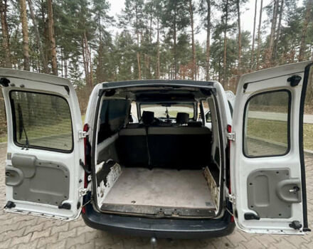 Белый Рено Кенгу, объемом двигателя 1.46 л и пробегом 250 тыс. км за 3350 $, фото 12 на Automoto.ua