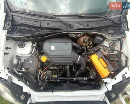 Рено Кенгу 2006 в Харькове на Automoto.ua Белый Рено Кенгу, объемом двигателя 1.9 л и пробегом 220 тыс. км за 4300 $, фото 7 на Automoto.ua