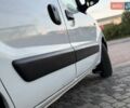 Белый Рено Кенгу, объемом двигателя 1.4 л и пробегом 264 тыс. км за 2999 $, фото 36 на Automoto.ua