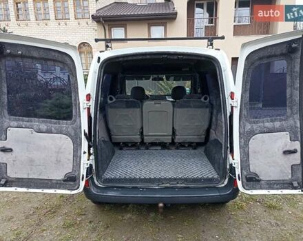 Белый Рено Кенгу, объемом двигателя 1.46 л и пробегом 300 тыс. км за 3999 $, фото 5 на Automoto.ua