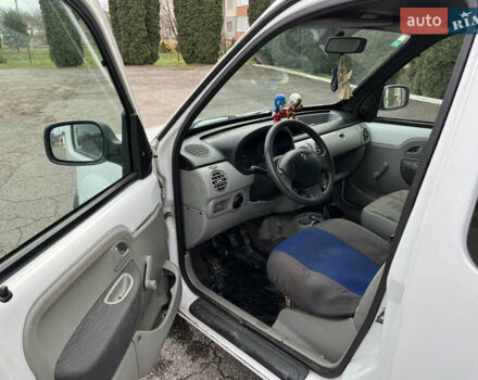 Белый Рено Кенгу, объемом двигателя 1.5 л и пробегом 261 тыс. км за 2950 $, фото 13 на Automoto.ua