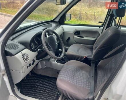 Белый Рено Кенгу, объемом двигателя 1.15 л и пробегом 262 тыс. км за 3550 $, фото 7 на Automoto.ua