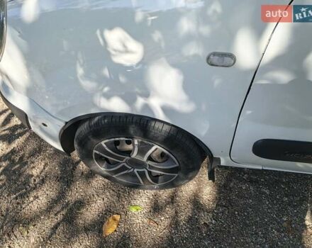 Белый Рено Кенгу, объемом двигателя 1.46 л и пробегом 200 тыс. км за 5100 $, фото 4 на Automoto.ua