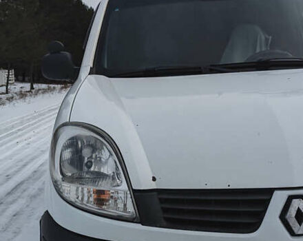 Белый Рено Кенгу, объемом двигателя 1.46 л и пробегом 309 тыс. км за 4200 $, фото 3 на Automoto.ua