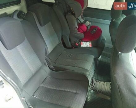 Белый Рено Кенгу, объемом двигателя 1.46 л и пробегом 230 тыс. км за 4100 $, фото 11 на Automoto.ua