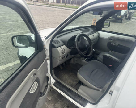 Белый Рено Кенгу, объемом двигателя 1.46 л и пробегом 330 тыс. км за 2300 $, фото 12 на Automoto.ua