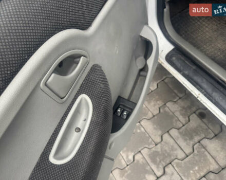 Белый Рено Кенгу, объемом двигателя 1.46 л и пробегом 330 тыс. км за 2300 $, фото 13 на Automoto.ua