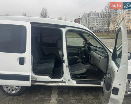 Белый Рено Кенгу, объемом двигателя 1.46 л и пробегом 330 тыс. км за 2300 $, фото 8 на Automoto.ua