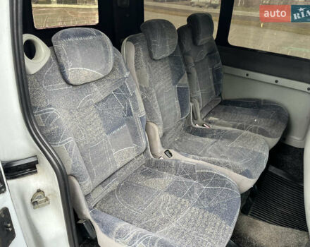 Белый Рено Кенгу, объемом двигателя 1.5 л и пробегом 261 тыс. км за 2950 $, фото 11 на Automoto.ua