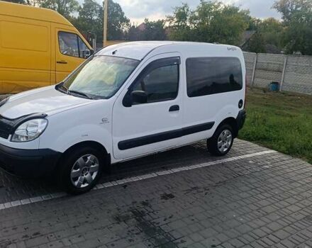 Белый Рено Кенгу, объемом двигателя 1.46 л и пробегом 260 тыс. км за 4100 $, фото 3 на Automoto.ua