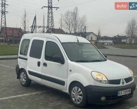 Белый Рено Кенгу, объемом двигателя 1.46 л и пробегом 330 тыс. км за 2300 $, фото 7 на Automoto.ua