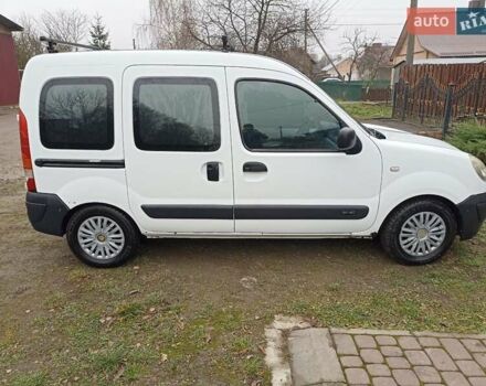 Белый Рено Кенгу, объемом двигателя 1.46 л и пробегом 300 тыс. км за 3999 $, фото 2 на Automoto.ua