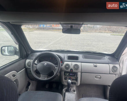 Белый Рено Кенгу, объемом двигателя 1.46 л и пробегом 330 тыс. км за 2300 $, фото 10 на Automoto.ua