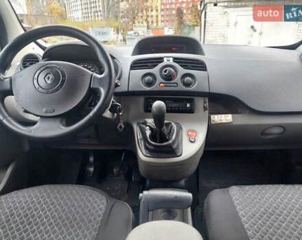 Белый Рено Кенгу, объемом двигателя 1.46 л и пробегом 300 тыс. км за 4750 $, фото 6 на Automoto.ua