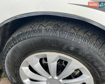 Белый Рено Кенгу, объемом двигателя 1.5 л и пробегом 268 тыс. км за 5300 $, фото 19 на Automoto.ua