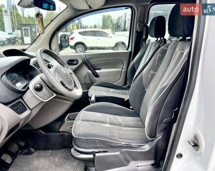 Білий Рено Кєнгу, об'ємом двигуна 1.46 л та пробігом 181 тис. км за 7199 $, фото 15 на Automoto.ua