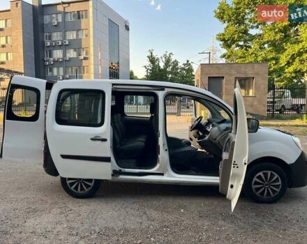 Белый Рено Кенгу, объемом двигателя 1.5 л и пробегом 185 тыс. км за 5200 $, фото 4 на Automoto.ua
