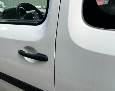 Белый Рено Кенгу, объемом двигателя 1.5 л и пробегом 249 тыс. км за 5500 $, фото 18 на Automoto.ua