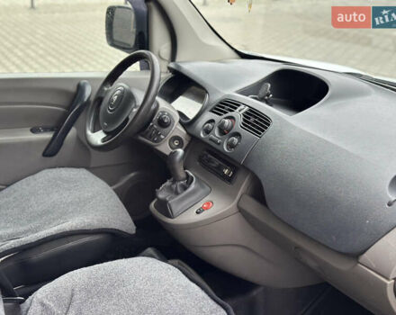 Білий Рено Кєнгу, об'ємом двигуна 1.5 л та пробігом 300 тис. км за 5500 $, фото 7 на Automoto.ua