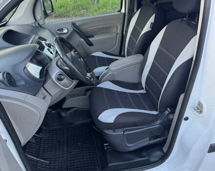 Белый Рено Кенгу, объемом двигателя 1.46 л и пробегом 265 тыс. км за 5800 $, фото 4 на Automoto.ua