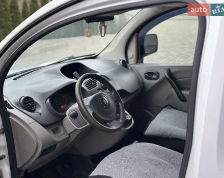 Білий Рено Кєнгу, об'ємом двигуна 1.5 л та пробігом 300 тис. км за 5500 $, фото 5 на Automoto.ua