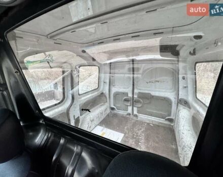 Белый Рено Кенгу, объемом двигателя 1.46 л и пробегом 350 тыс. км за 3700 $, фото 2 на Automoto.ua