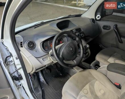 Белый Рено Кенгу, объемом двигателя 1.5 л и пробегом 441 тыс. км за 5600 $, фото 12 на Automoto.ua