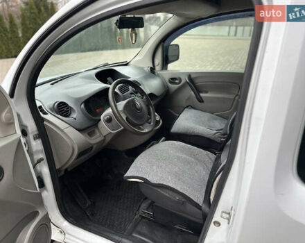 Білий Рено Кєнгу, об'ємом двигуна 1.5 л та пробігом 300 тис. км за 5500 $, фото 4 на Automoto.ua