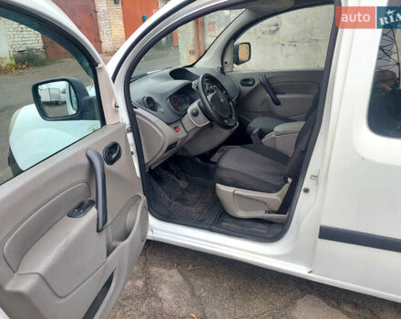 Белый Рено Кенгу, объемом двигателя 1.46 л и пробегом 300 тыс. км за 4750 $, фото 7 на Automoto.ua